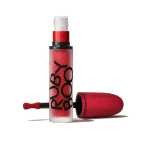 MAC Powder Kiss Matte течно червило Ruby Boo Red 5 мл