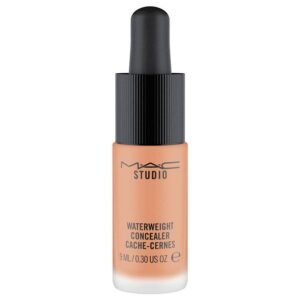 MAC Studio Waterweight течен коректор NW35 9 мл