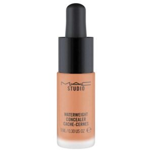 MAC Studio Waterweight течен коректор NW40 9 мл