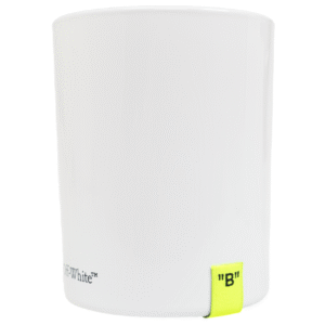 Ароматна свещ Off-White „B“ Blazing Wood 200 г